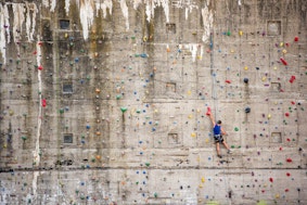 Climbing wall - Metaphor: Prepare for a phd Germany