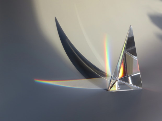 Prism as a metaphor for physicist salary in Germany