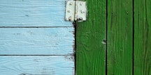 Wooden door hinge - Metaphor: Differences application academia and business